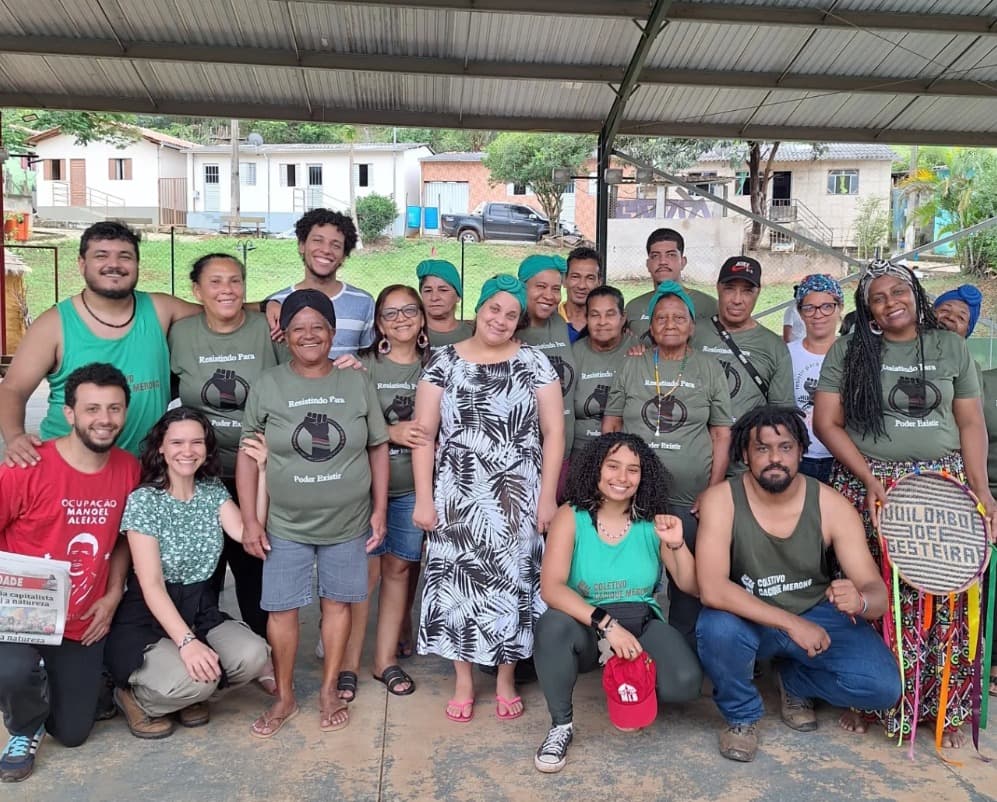 Manifestantes de diversos quilombos e movimentos de luta pela terra